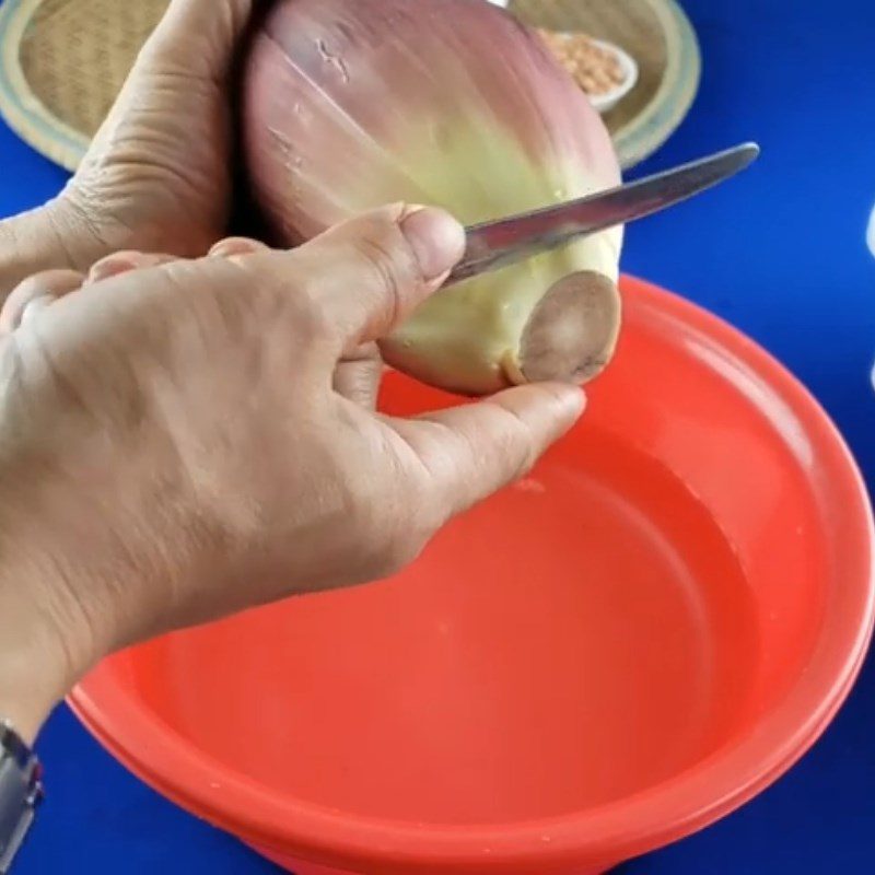 Step 1 Prepare banana flower Boiled Banana Flower Salad - Shredded Banana Flower