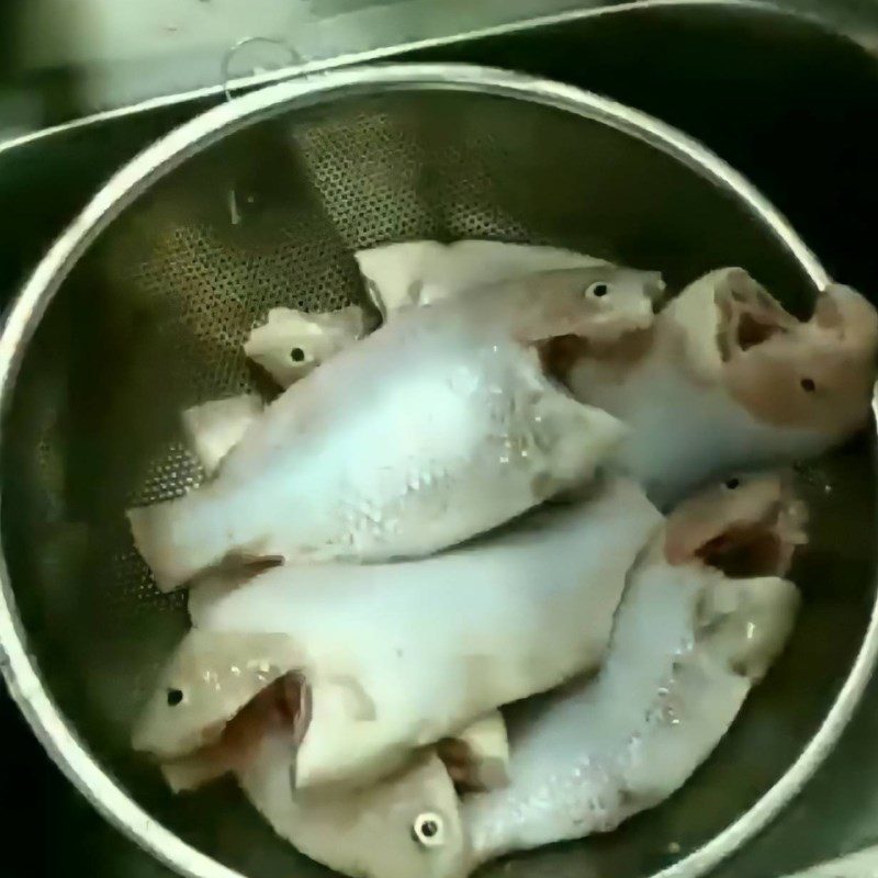 Step 1 Prepare the fish Fried fish using an air fryer