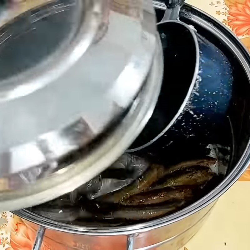 Step 1 Prepare the eel Fried eel with betel leaves