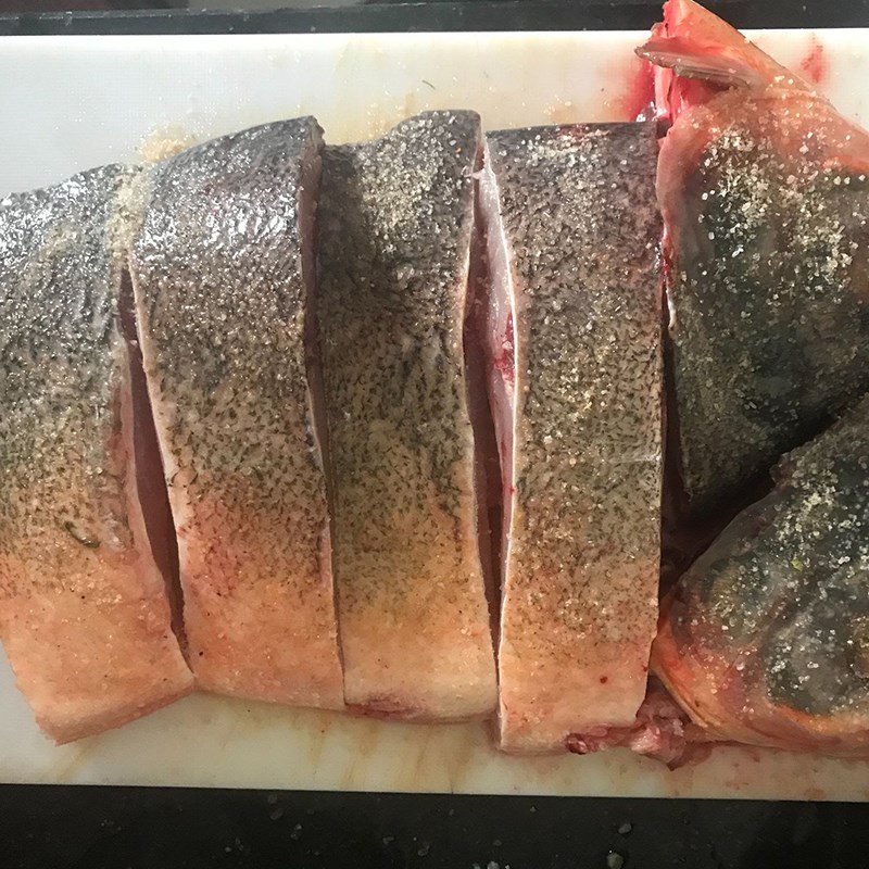 Step 1 Prepare pomfret Steamed pomfret with soy sauce