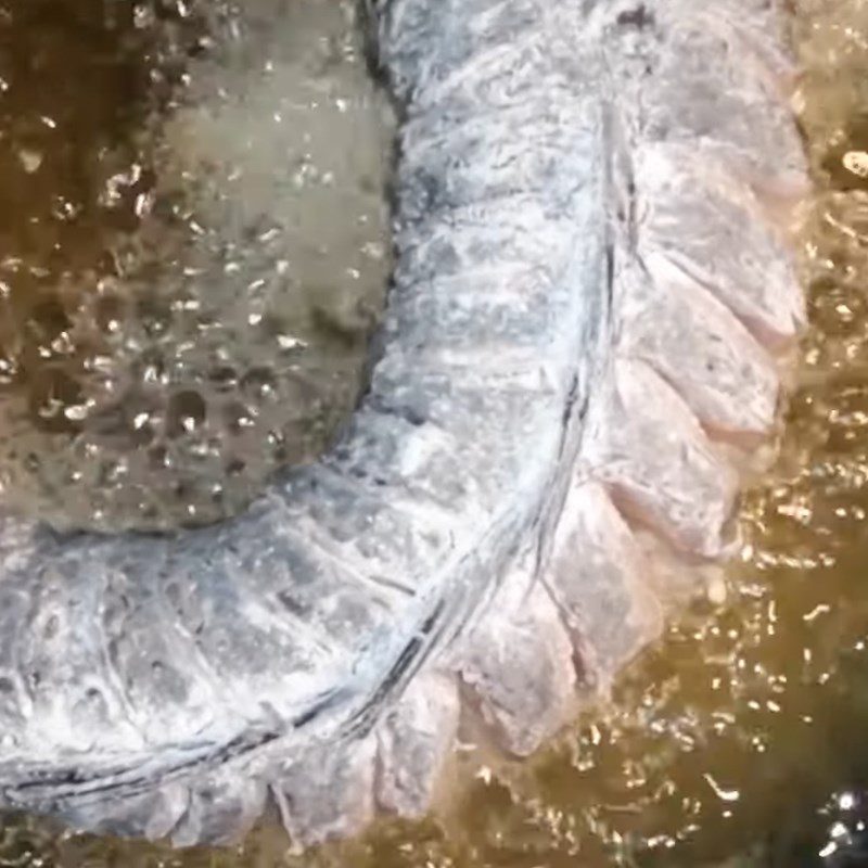 Step 1 Prepare the snakehead fish for Stir-fried noodles with snakehead fish