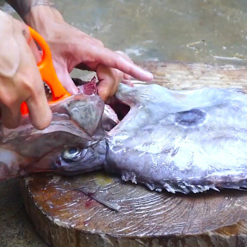 Step 1 Prepare sunfish Grilled sunfish