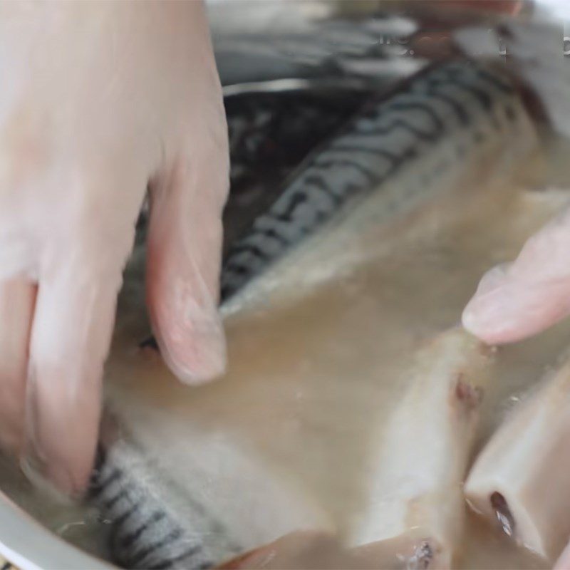 Step 1 Prepare mackerel Braised mackerel