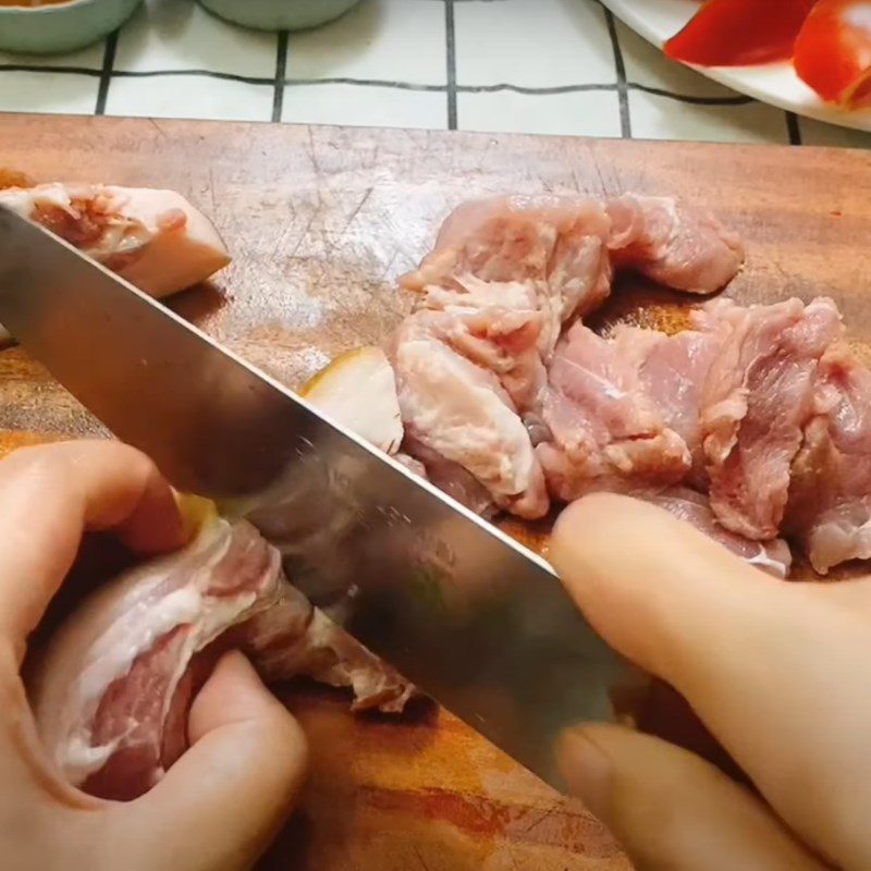 Step 1 Prepare the fish and meat for Northern sour melon fish