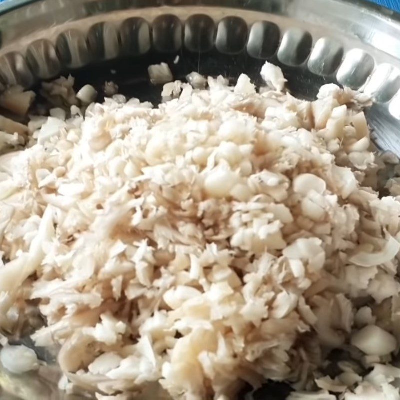 Step 1 Prepare the types of mushrooms and vegetables for vegetarian beef balls from mushrooms and vegetables