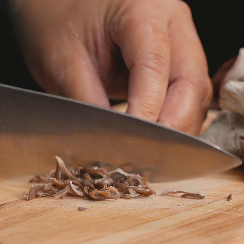 Step 1 Prepare the ingredients for vegetarian shrimp paste stir-fried with minced vegetarian meat