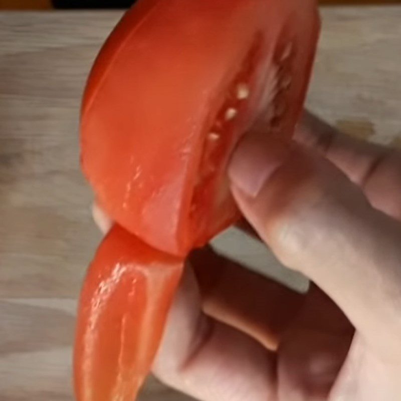 Step 1 Prepare the ingredients for Eel Tomato Porridge