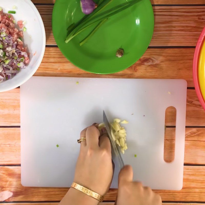 Step 1 Prepare the ingredients for Steamed Okra with Meat