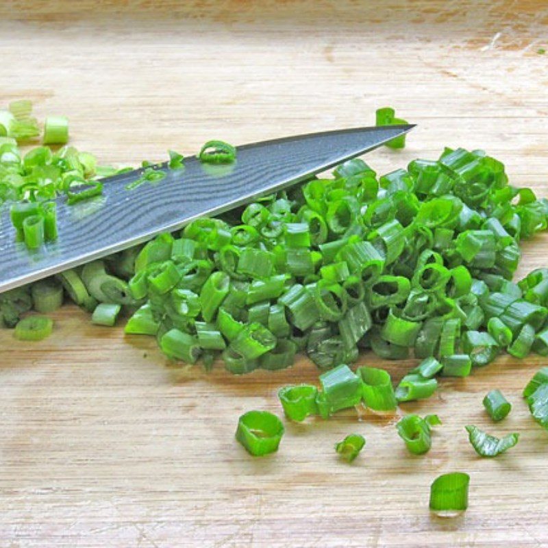 Step 1 Prepare the ingredients for steamed okra with eggs