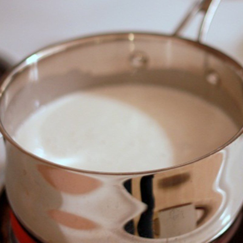 Step 1 Prepare the Ingredients for Coconut Milk Sponge Cake (recipe shared by a user)