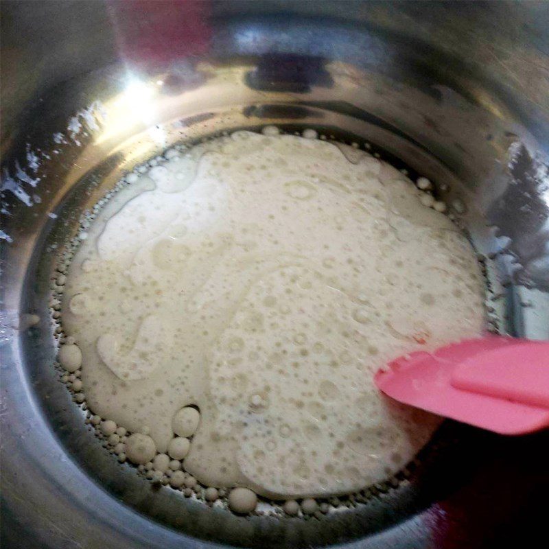 Step 1 Prepare the Ingredients for Coconut Milk Sponge Cake (recipe shared by a user)