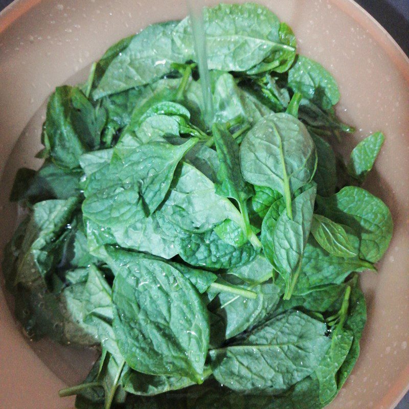 Step 1 Prepare the ingredients for Fresh Shrimp Amaranth Soup