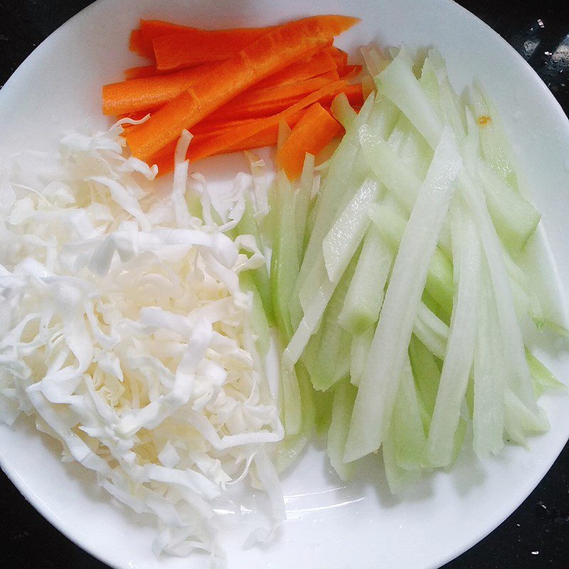 Step 1 Prepare the ingredients for Stir-fried Noodles with Beef