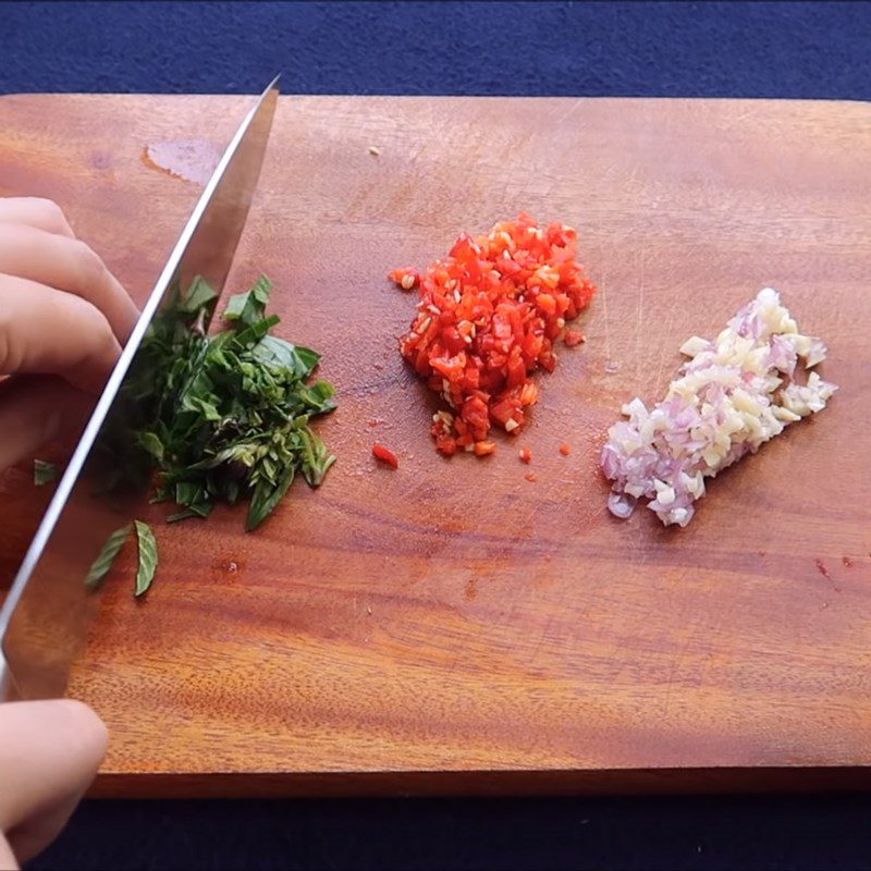 Step 3 Prepare the remaining ingredients Chicken spaghetti cooked with olives