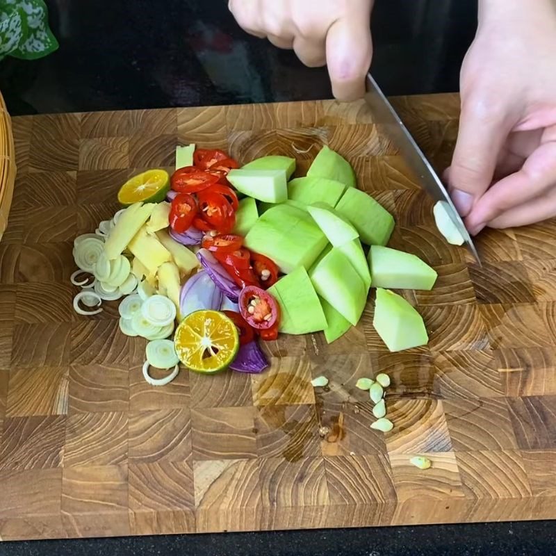 Step 4 Prepare the remaining ingredients Quail eggs with Thai sauce