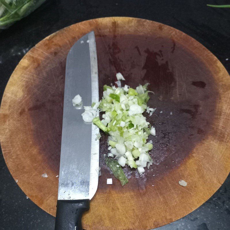 Step 2 Prepare other ingredients Stir-fried squid with bitter gourd (recipe shared by a user)