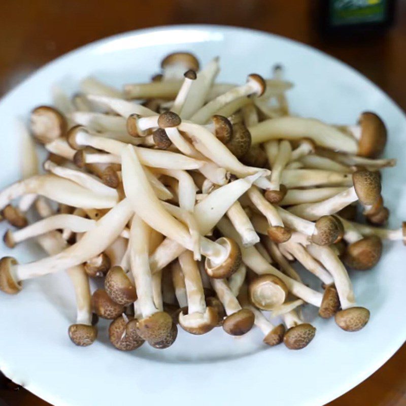 Step 2 Prepare other ingredients Steamed barramundi with lingzhi mushrooms