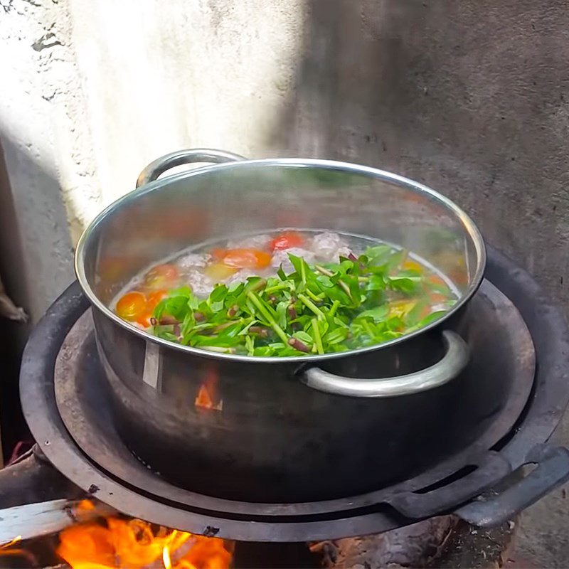 Step 4 Cooking soup Beef soup with starfruit