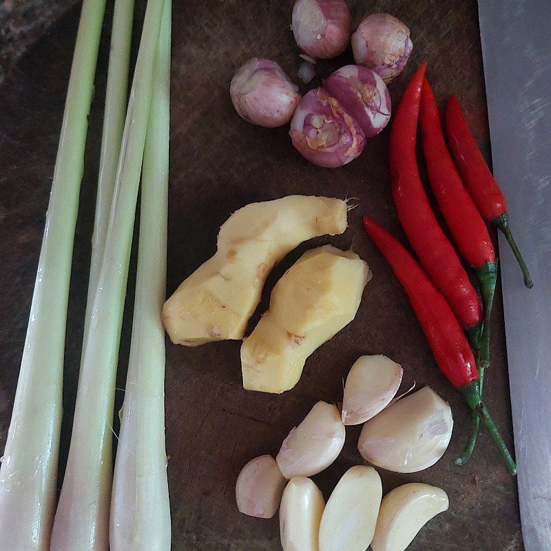 Step 2 Prepare the other ingredients Pickled Chicken Feet with Lemongrass, Calamondin, and Mango (recipe shared by users)