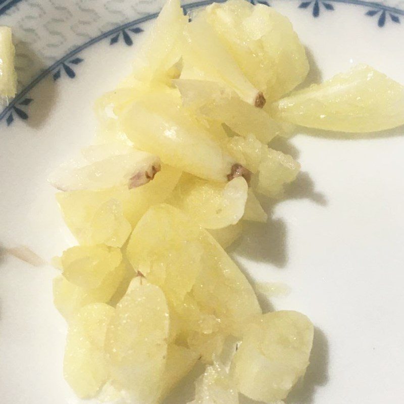 Step 2 Prepare other ingredients for stir-fried chicken with napa cabbage