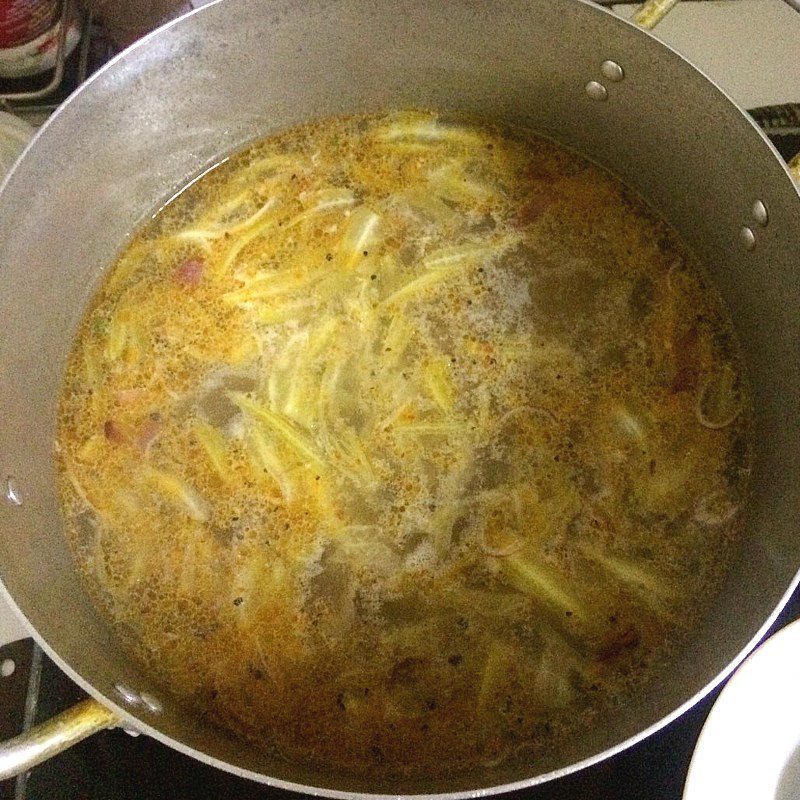 Step 3 Cooking sour starfruit beef soup Beef soup cooked with starfruit (recipe shared by a user)