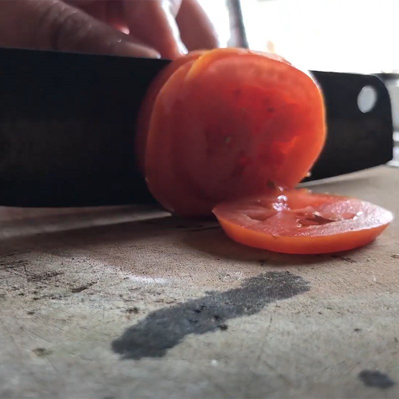 Step 2 Prepare other ingredients for sweet potato shoot soup with ribs and tomatoes