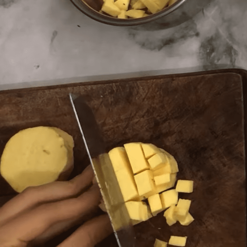 Step 1 Prepare the ingredients for Sweet Potato and Pork Porridge