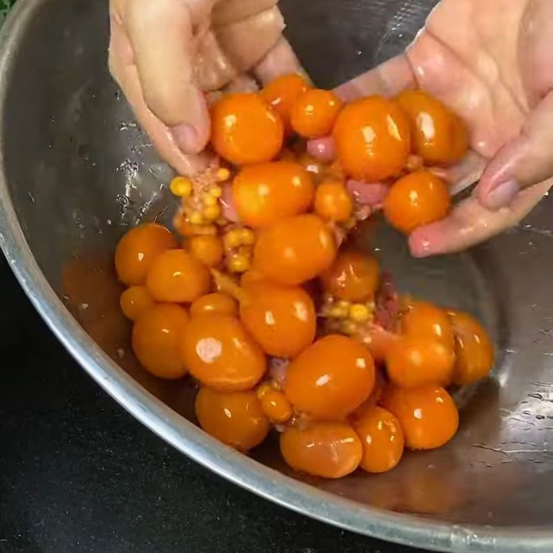 Step 2 Prepare chicken feet and soft eggs for Thai sauce