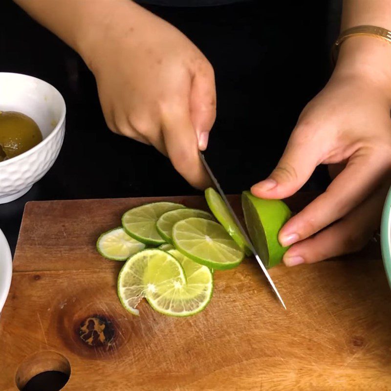 Step 2 Prepare the lemon Butterfly Pea Flower Lemon Tea