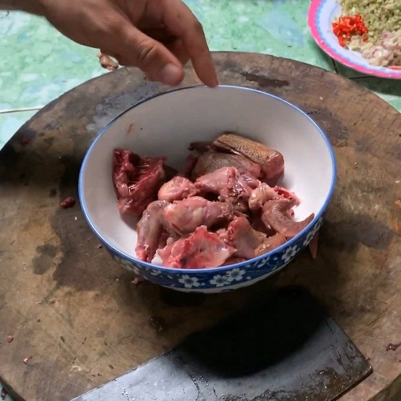 Step 1 Prepare the pigeon Stir-fried Pigeon with Lemongrass and Chili