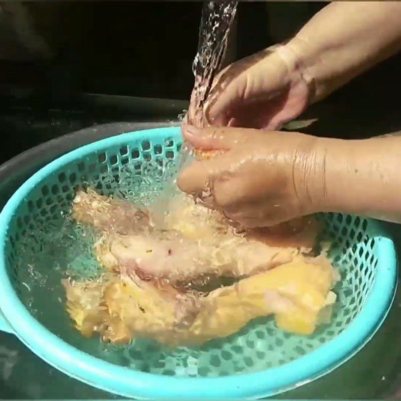 Step 1 Prepare chicken neck Fried Chicken Neck with Fish Sauce