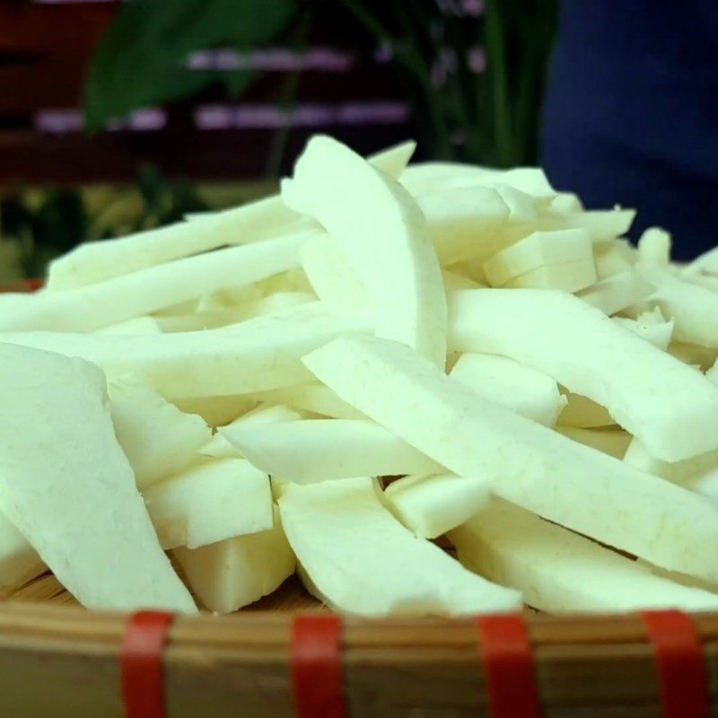 Step 1 Prepare pomelo pulp Stir-Fried Pomelo Pulp with Five Colors