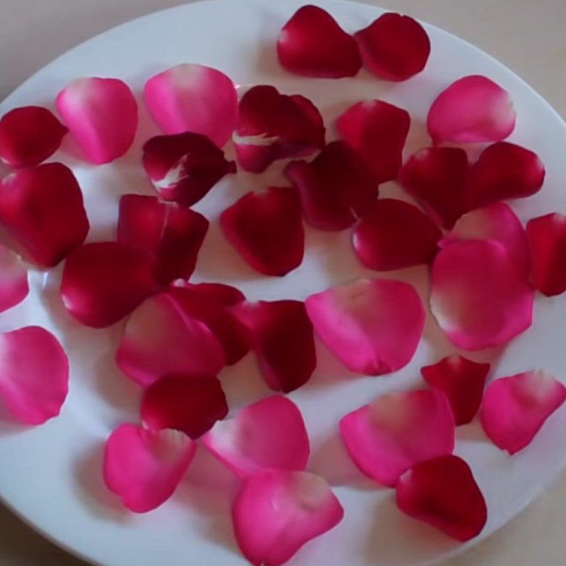 Step 1 Preparing the roses Rose Fried Eggs