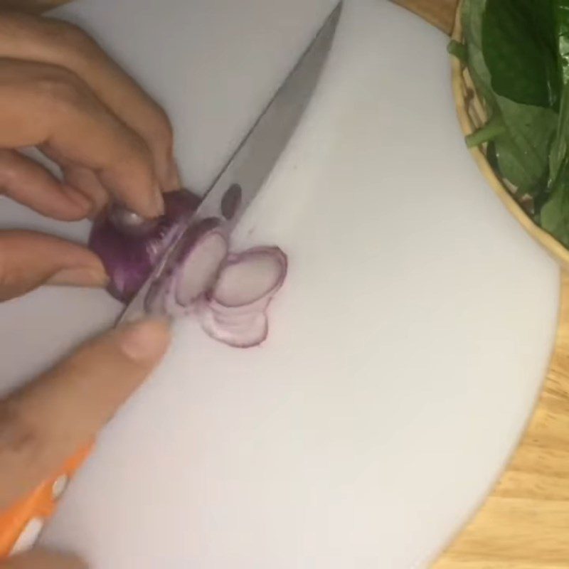 Step 2 Prepare betel leaves and shallots Stir-fried jackfruit with betel leaves