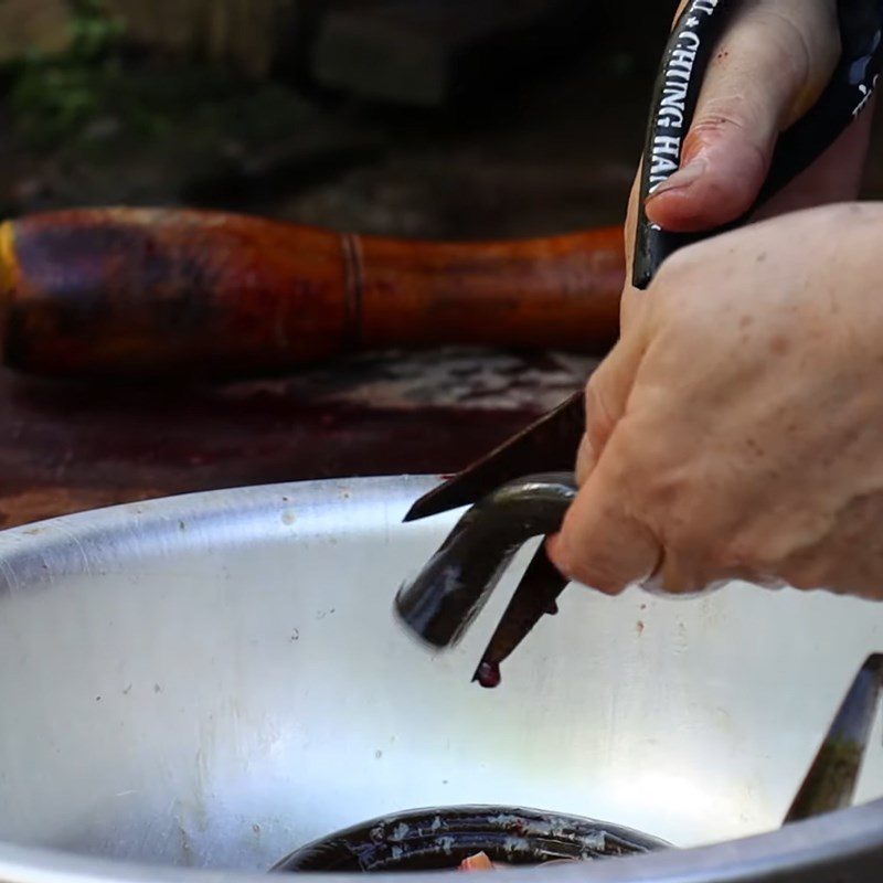 Step 1 Prepare the ingredients for Fried Sausages with Fish Sauce