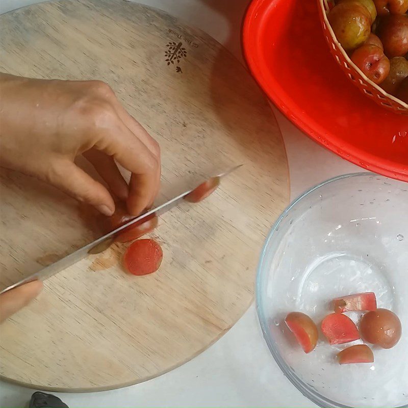 Step 1 Prepare Hanoi plums Hanoi plums (Northern plums) soaked in sugar