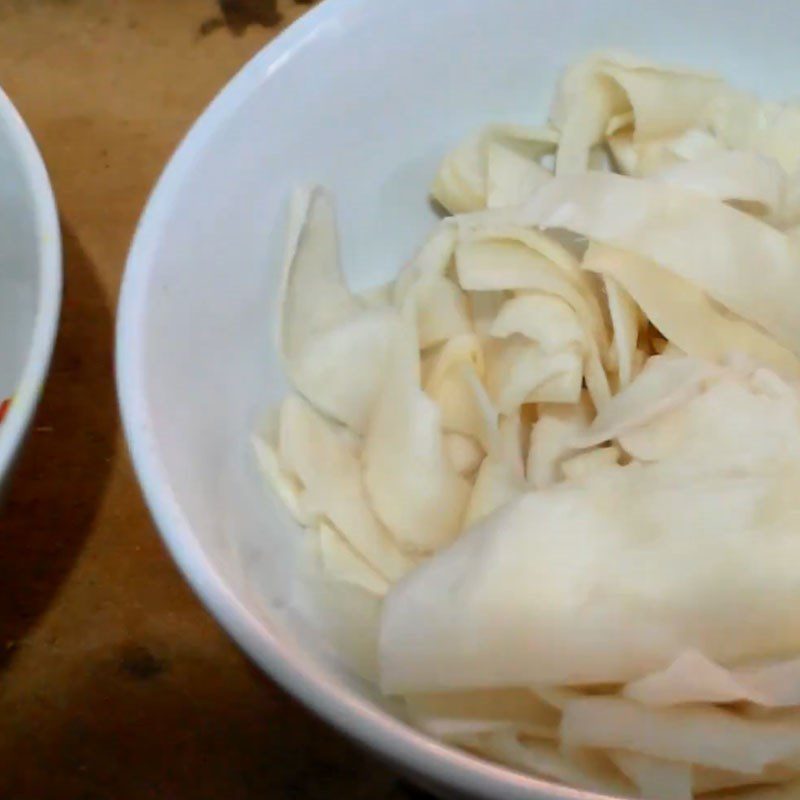 Step 2 Prepare sour bamboo shoots Stir-fried sá sùng with sour bamboo shoots