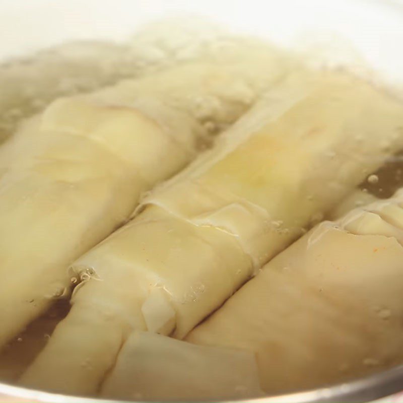 Step 2 Prepare fresh bamboo shoots Braised pork leg with fresh bamboo shoots