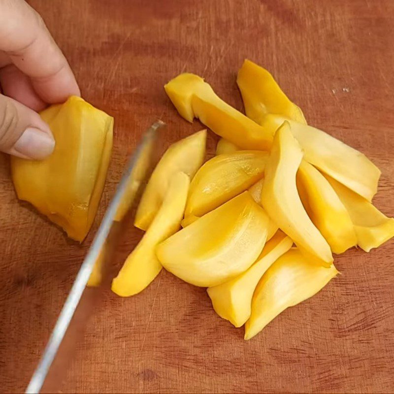 Step 1 Prepare jackfruit Stir-fried jackfruit with vegetarian chicken leg mushrooms