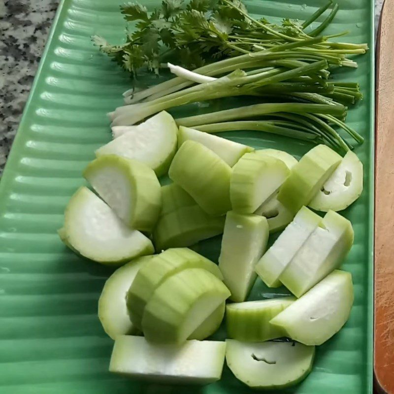 Step 1 Prepare the ingredients for Fish Cake Soup with Gourd