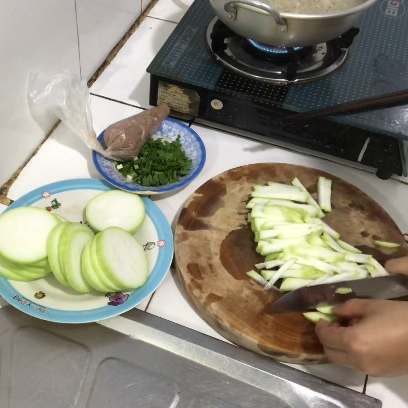 Step 1 Prepare the ingredients for Fish Cake Soup with Squash