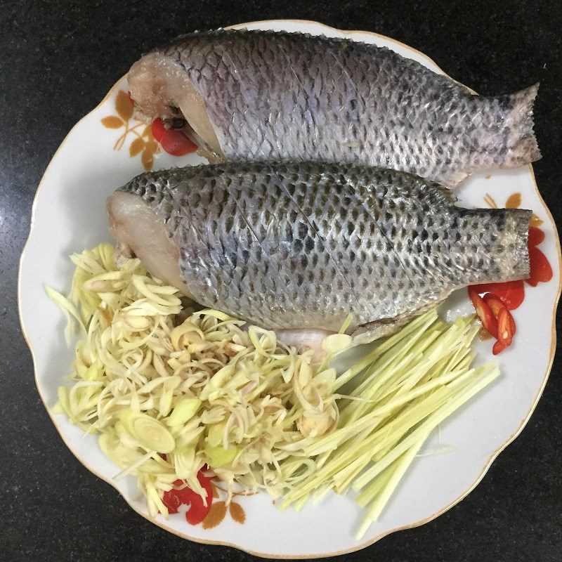 Step 1 Prepare the ingredients for Fried Tilapia with Lemongrass and Chili