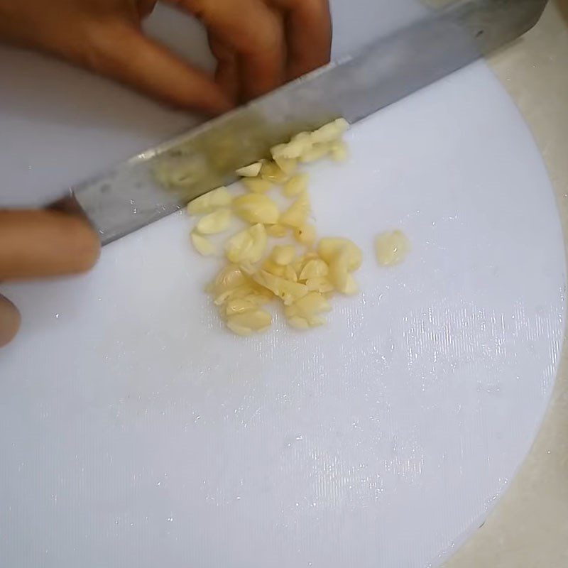 Step 1 Prepare the Ingredients for Stir-Fried Water Spinach with Garlic