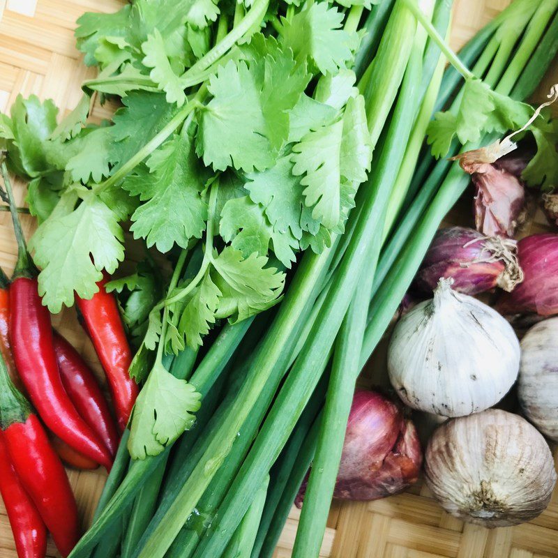 Step 1 Prepare the ingredients Catfish stew with bamboo shoots