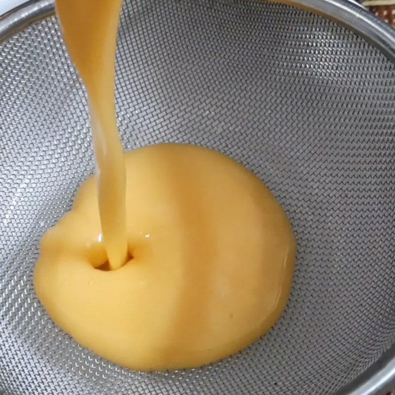 Step 1 Prepare the ingredients for Fried Laughing Cow Cheese with Bread Flour