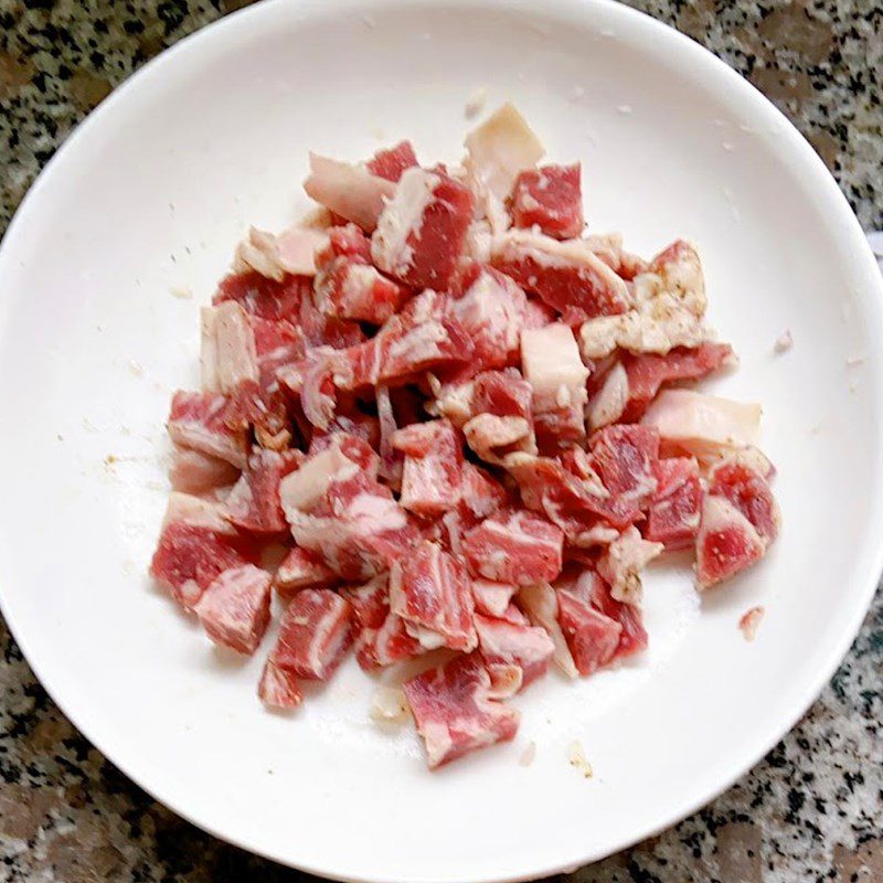 Step 1 Prepare the ingredients for Stir-fried beef with sour pickles (sour mustard greens)