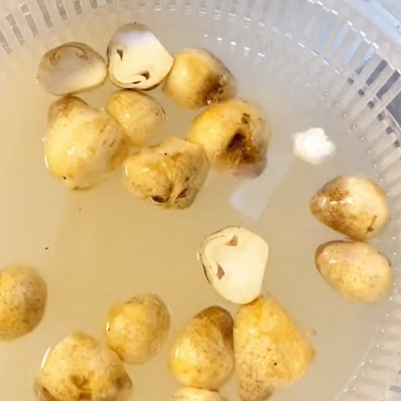 Step 1 Preparation of Ingredients for Stir-fried Salt and Chili Mushrooms