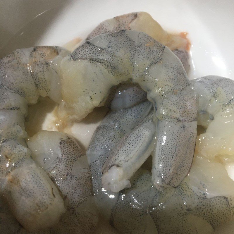 Step 1 Prepare the ingredients for Stir-fried Fresh Shrimp with Mustard Greens