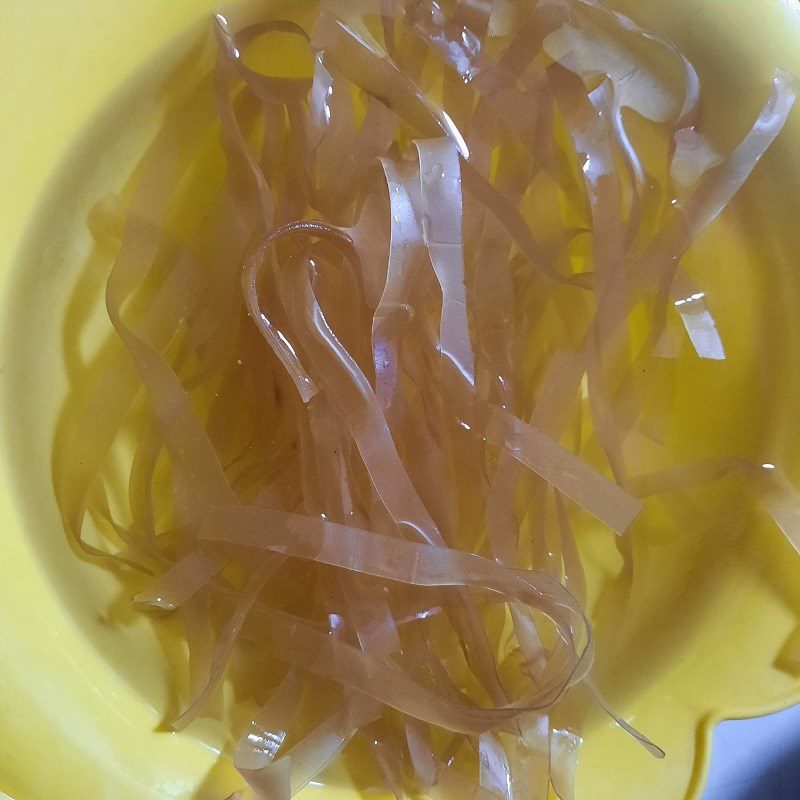 Step 1 Prepare ingredients for Crab noodle stir-fried with chicken intestine