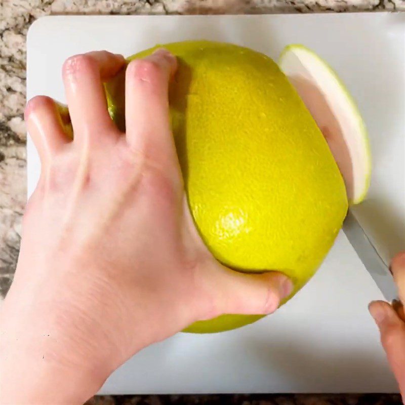 Step 1 Prepare the ingredients for Pomelo Salad with Pig Ears